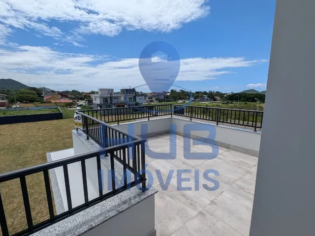 Imagem 3: Casa Individual com 2 Suítes, Terraço Privativo e Vista Panorâmica para o Mar —