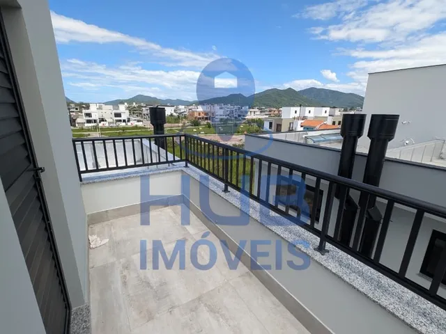 Imagem 4: Casa Individual com 2 Suítes, Terraço Privativo e Vista Panorâmica para o Mar —