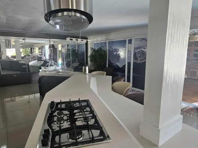 Imagem 3: Casa Para Locação,360m2. Finamente Mobiliada, 5 Dormitórios(3 Suítes), 6 Vagas