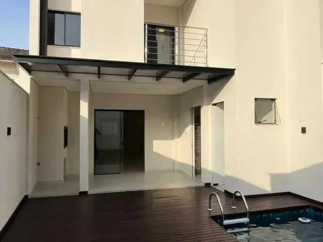 Imagem 6: Casa Alto Padrão com 3 dormitórios sendo 1 suíte master e 2 vagas no América em
