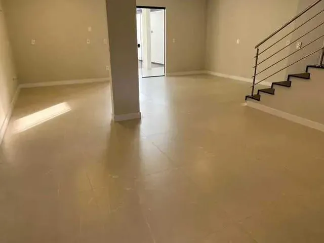 Imagem 11: Casa Alto Padrão com 3 dormitórios sendo 1 suíte master e 2 vagas no América em