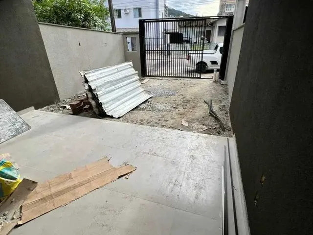 Imagem 2: Geminado com 3 suítes e 2 vagas de garagem - Saguaçu