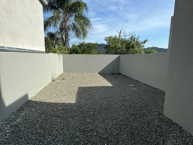 Imagem 11: Sobrado com 3 dormitórios sendo 1 suíte e 2 vagas de garagem no Bairro Espinheiros em