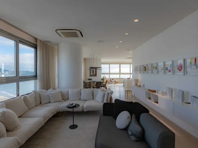 Imagem 6: Apartamento Mobiliado com 4 Suítes e 5 Vagas de Garagem na Avenida Atlântica em Balneário Camboriú