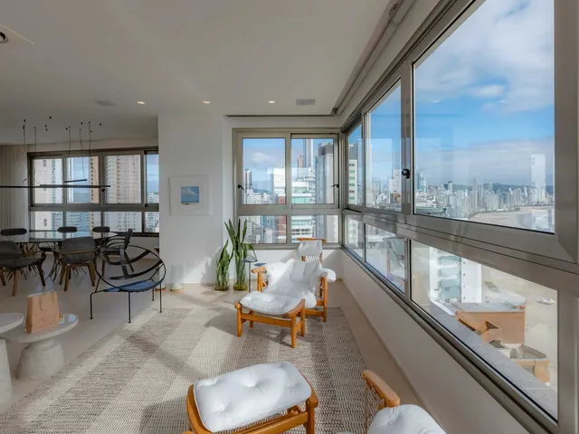 Imagem 13: Apartamento Mobiliado com 4 Suítes e 5 Vagas de Garagem na Avenida Atlântica em Balneário Camboriú