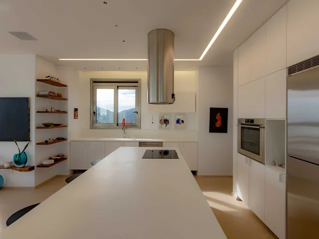 Imagem 10: Apartamento Mobiliado com 4 Suítes e 5 Vagas de Garagem na Avenida Atlântica em Balneário Camboriú