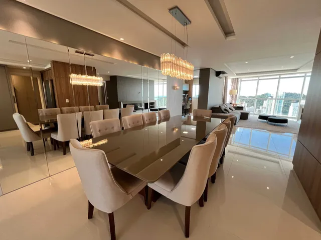 Imagem: O apartamento possui 4 Dormitórios, 4 Suítes, 5