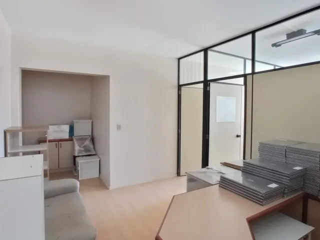 Imagem 9: Sala/Conjunto Comercial à Venda, 60,79m2, Dividida Em 3 salas, Com Vaga de Garagem