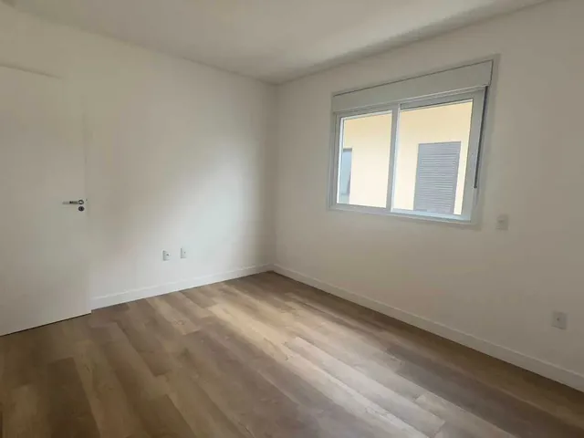 Imagem 2: Casa com 3 dormitórios sendo 1 suíte e 2 vagas garagem - Campeche, Florianópolis/SC