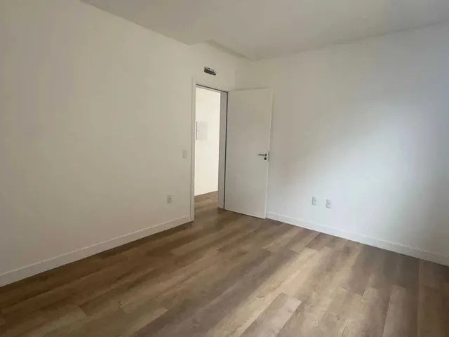 Imagem 8: Casa com 3 dormitórios sendo 1 suíte e 2 vagas garagem - Campeche, Florianópolis/SC