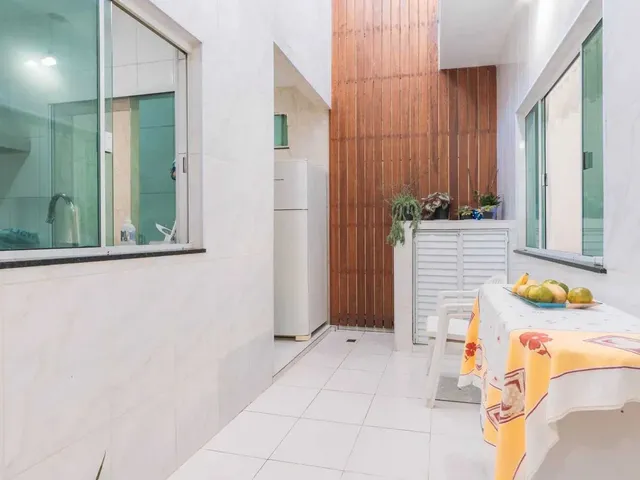 Imagem 8: Casa com 3 Suítes e 2 Vagas de Garagem no Centro de Balneário Camboriú