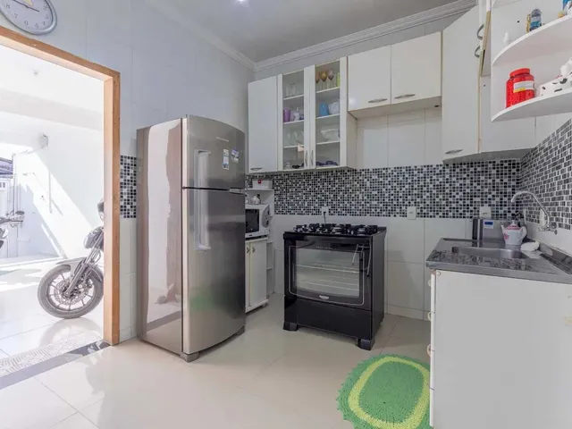 Imagem 7: Casa com 3 Suítes e 2 Vagas de Garagem no Centro de Balneário Camboriú
