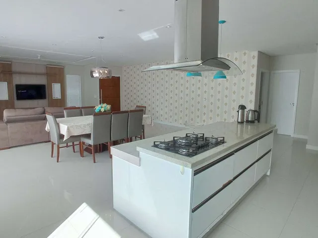 Imagem: Casa à Venda, 4 Quartos(1 Suite), 2 Vagas