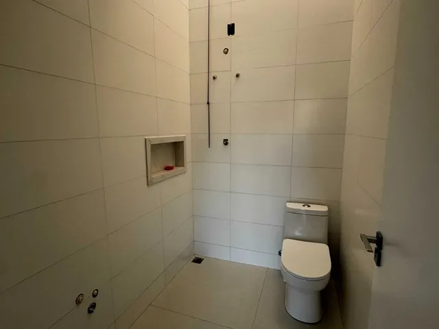 Imagem: Sobrado com 3 Suítes e 2 Vagas de Garagem