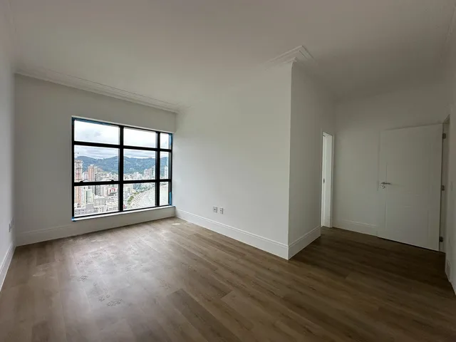 Imagem 2: Cobertura com 4 Dormitórios À Venda Sendo 4 Suítes, 418.0 M² por - R$ 13.999.000,00 - Centro - Itapema/Sc
