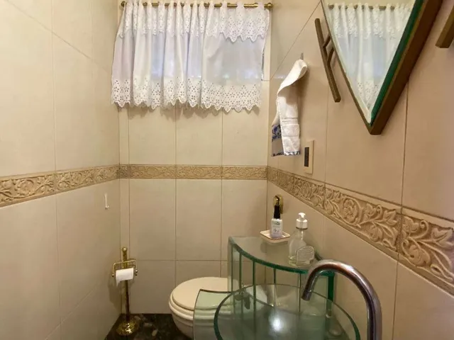 Imagem 9: Casa à Venda em Jurerê, 08 Dormitórios, 06 Vagas Garagem, 330m2 - Florianópolis/SC
