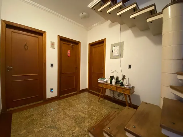 Imagem 2: Casa à Venda em Jurerê, 08 Dormitórios, 06 Vagas Garagem, 330m2 - Florianópolis/SC