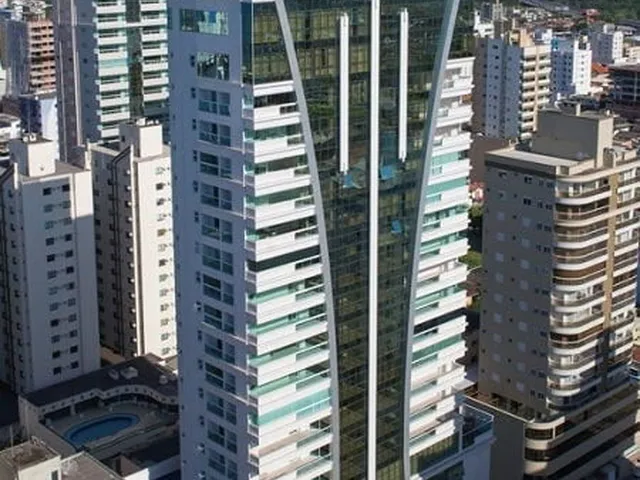Imagem 2: Cobertura Duplex, 5 Dormitórios(5 S), 417M2 - Meia Praia - Itapema/Sc