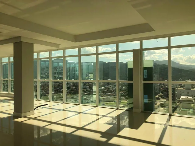 Imagem 13: Cobertura Duplex, 5 Dormitórios(5 S), 417M2 - Meia Praia - Itapema/Sc
