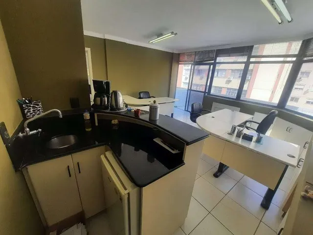 Imagem 9: Sala Comercial à Venda, 81,8 m2, 2 ambientes com sacada, 2 bwc, garagem, Centro