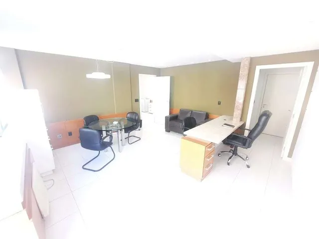 Imagem 6: Sala Comercial à Venda, 81,8 m2, 2 ambientes com sacada, 2 bwc, garagem, Centro