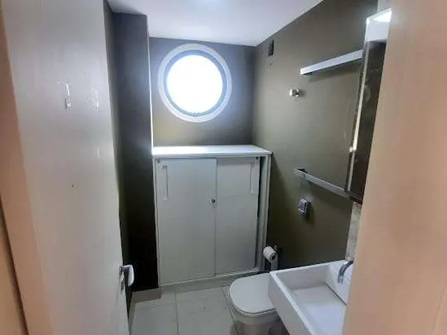 Imagem 4: Sala Comercial à Venda, 81,8 m2, 2 ambientes com sacada, 2 bwc, garagem, Centro