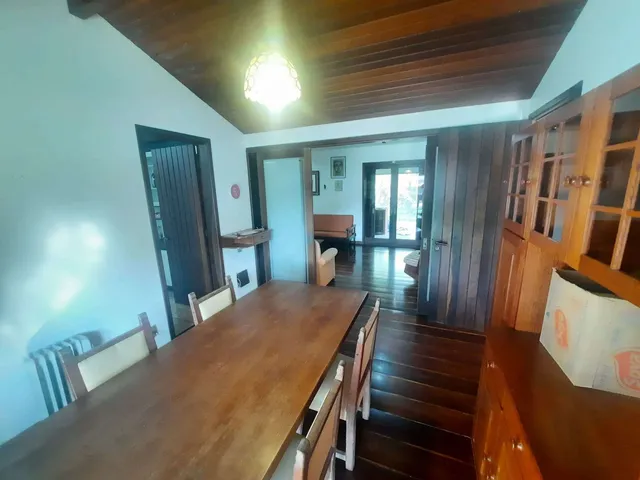 Imagem 2: Casa à Venda, 327 m², 6 Dormitórios, (1 Suíte), Trindade, Florianópolis/SC
