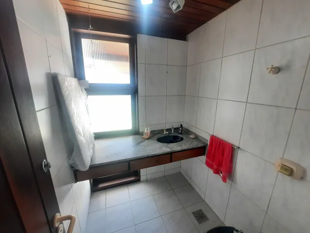 Imagem 12: Casa à Venda, 327 m², 6 Dormitórios, (1 Suíte), Trindade, Florianópolis/SC