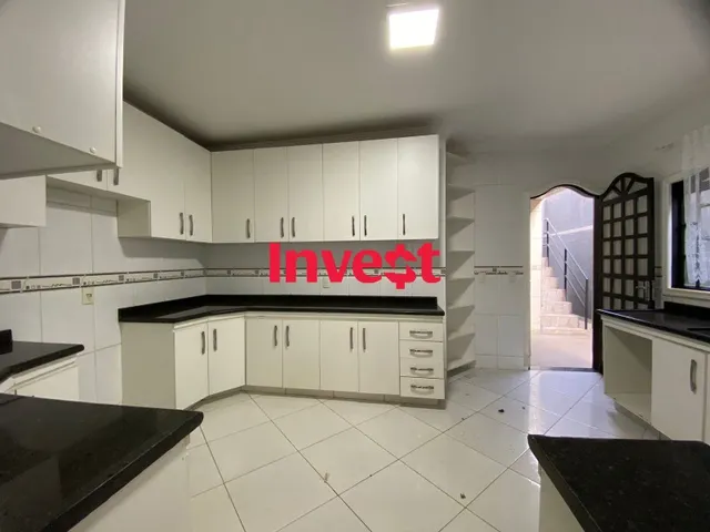 Imagem 8: Casa com 2 Pavimentos 3 Suítes Ótima Localização Dentro de Condomínio na Rua 05 em
