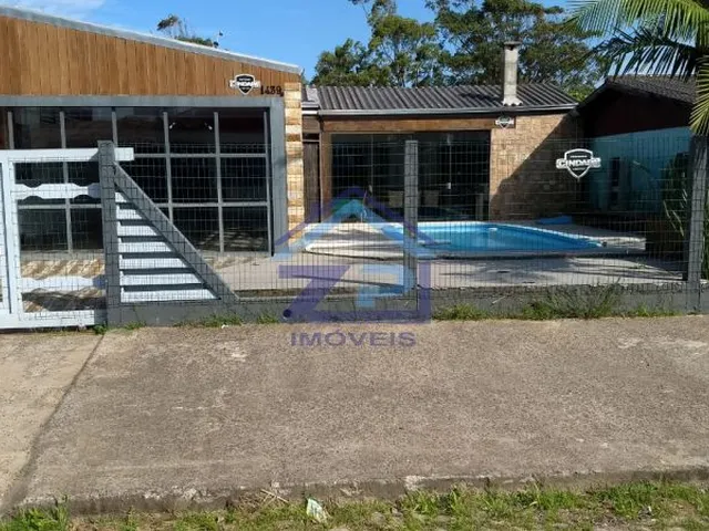 Imagem: Casa À Venda com Piscina - 04 Dormitórios