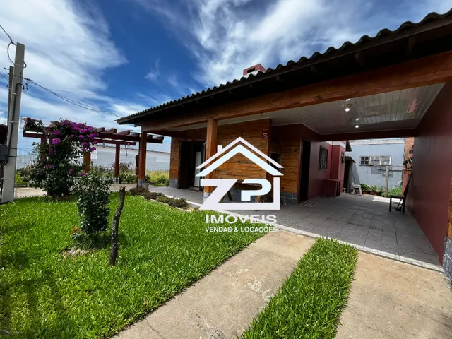 Imagem: Casa À Venda a 70 Metros do Mar - 06 Dormitórios
