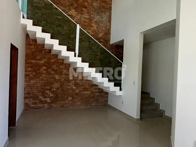 Imagem: A casa em condomínio possui 1 Dormitório, 3 Suítes, 3