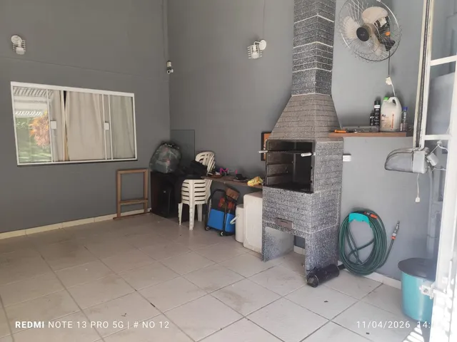 Imagem: A casa possui 2 Dormitórios, 1 Suíte, 1 Banheiro, 2 Vagas