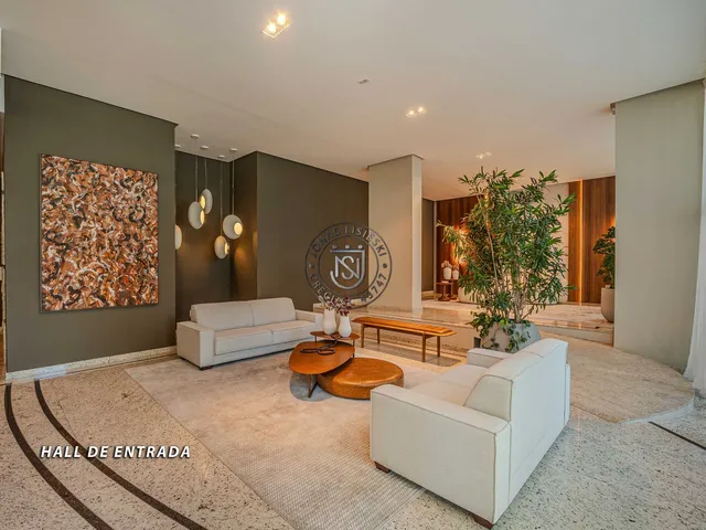 Imagem: O apartamento possui 6 Dormitórios, 3 Suítes, 1 Banheiro,