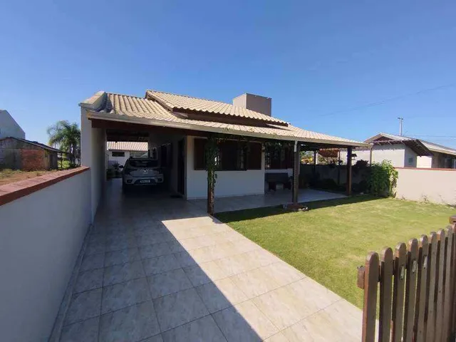Imagem: Casa com Piscina e Área Gourmet em Guaratuba-Pr