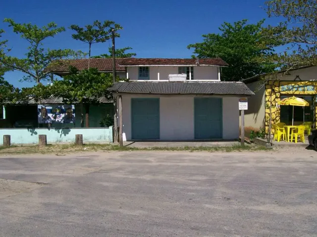 Imagem: A casa possui 2 Dormitórios, 1 Banheiro, 154m² de Área
