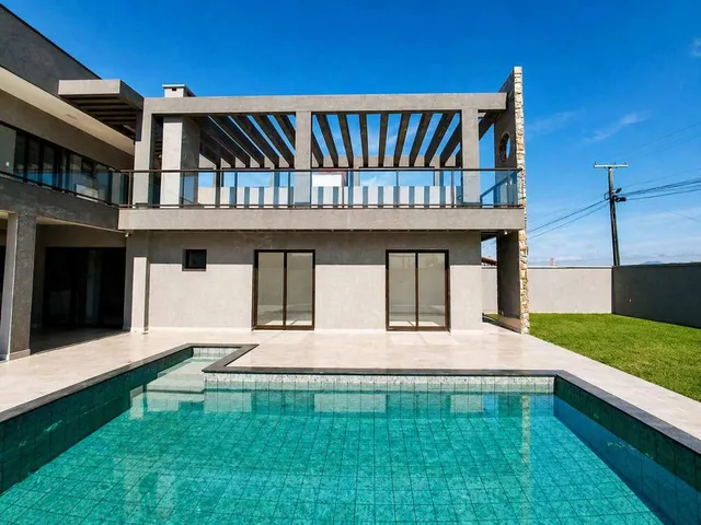 Imagem 2: Sobrado À Venda em Guaratuba, Balneario Coroados, com 6 Quartos, 350M²