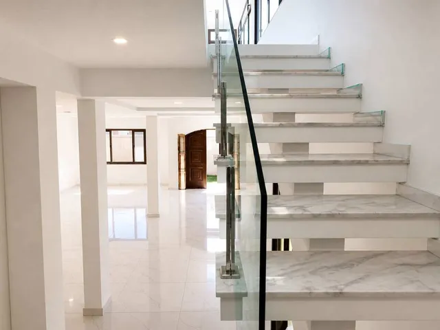 Imagem 4: Sobrado À Venda em Guaratuba, Balneario Coroados, com 6 Quartos, 350M²