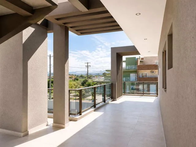 Imagem 6: Sobrado À Venda em Guaratuba, Balneario Coroados, com 6 Quartos, 350M²