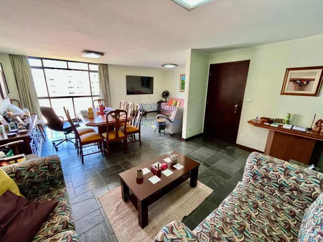 Imagem: O apartamento possui 4 Dormitórios, 1 Suíte, 4 Banheiros,