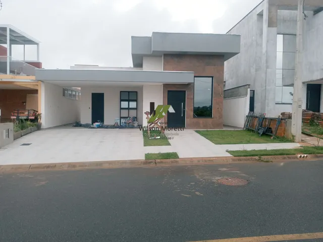 Imagem: A casa possui 3 Dormitórios, 3 Suítes, 3 Banheiros, 2
