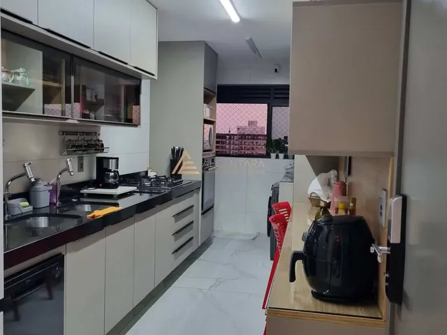 Imagem 11: Luxo e Conforto com 3 Suítes, Sendo 1 Master e Varanda Gourmet na Ponta Verde !!!