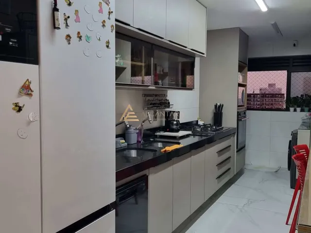 Imagem 13: Luxo e Conforto com 3 Suítes, Sendo 1 Master e Varanda Gourmet na Ponta Verde !!!