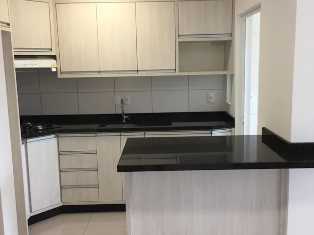 Imagem: O apartamento possui 4 Dormitórios, 1 Suíte, 2 Banheiros,