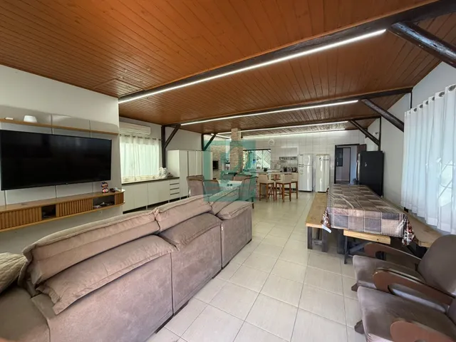 Imagem: Casa Com 03 Quartos e Ampla Área De Lazer