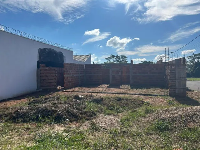 Imagem: Terreno com Cosntrução Iniciada, a Venda