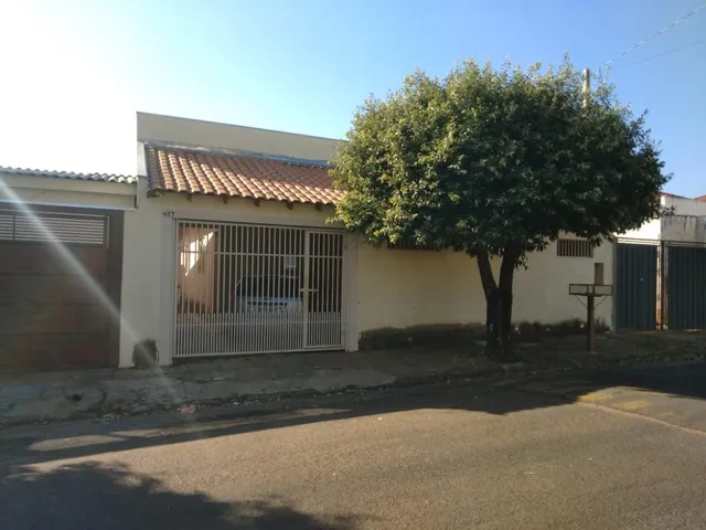 Imagem: Duas Casas e Dois Barracões