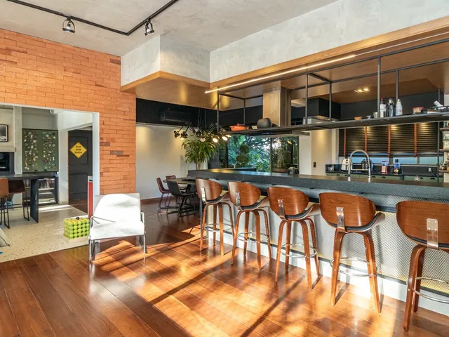Imagem 2: Apartamento À Venda em Porto Alegre, Moinhos de Vento, com 3 Quartos, 259,18M²