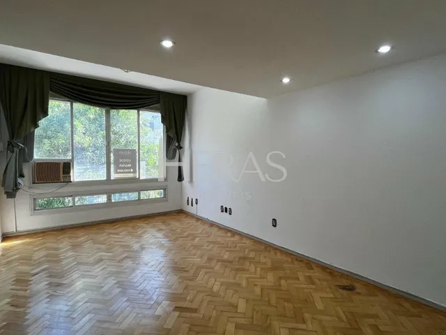 Imagem: O apartamento possui 3 Dormitórios, 3 Banheiros, 1 Vaga na