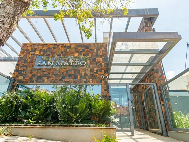 Imagem: Casa de Condomínio À Venda em Porto Alegre